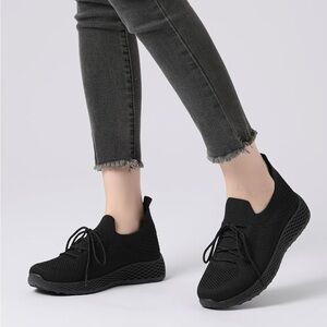 New! Bernal Gladys sneakers size 10.5